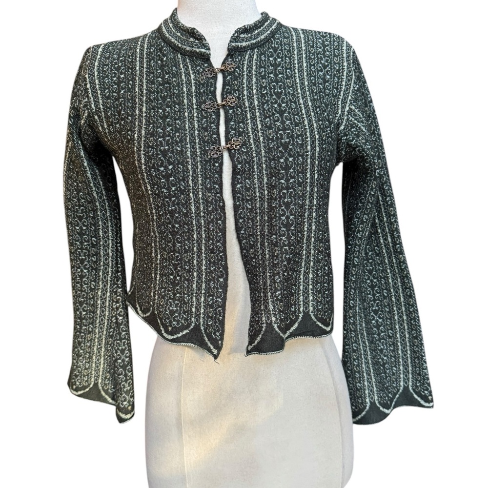 Late 1960s/Early 70s Silver Lane Wool Blend w/Silver Lurex Specks Crop Cardigan